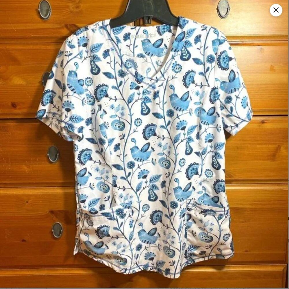 Scrubletics Scrub Blue Birds & Tree Top NWOT